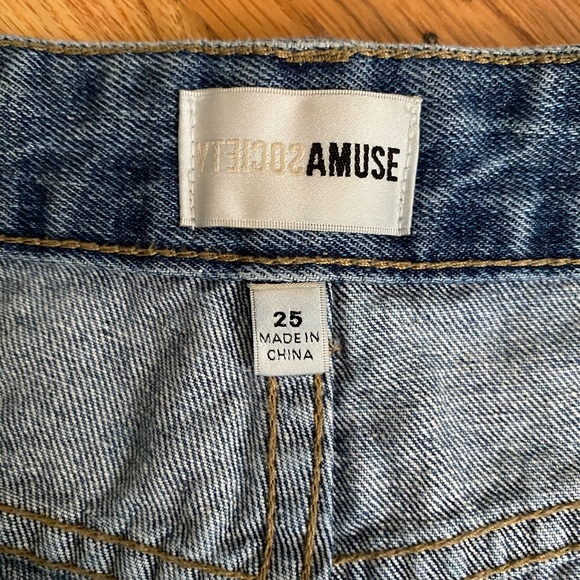 Amuse Society High-Waisted Denim Shorts - Picture 5 of 6